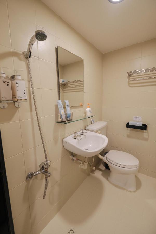 七七漫旅 Seven77 Apartment ไถหนาน ภายนอก รูปภาพ