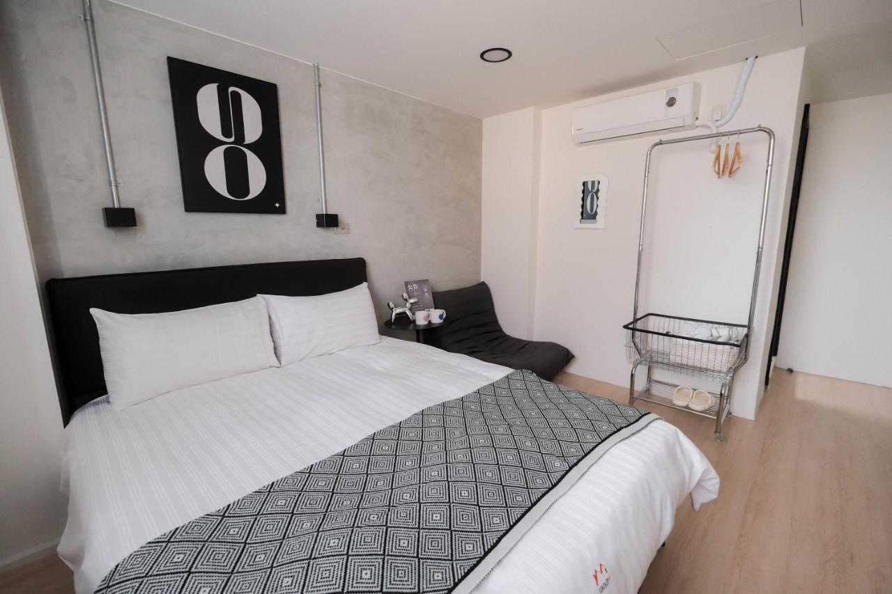 七七漫旅 Seven77 Apartment ไถหนาน ภายนอก รูปภาพ