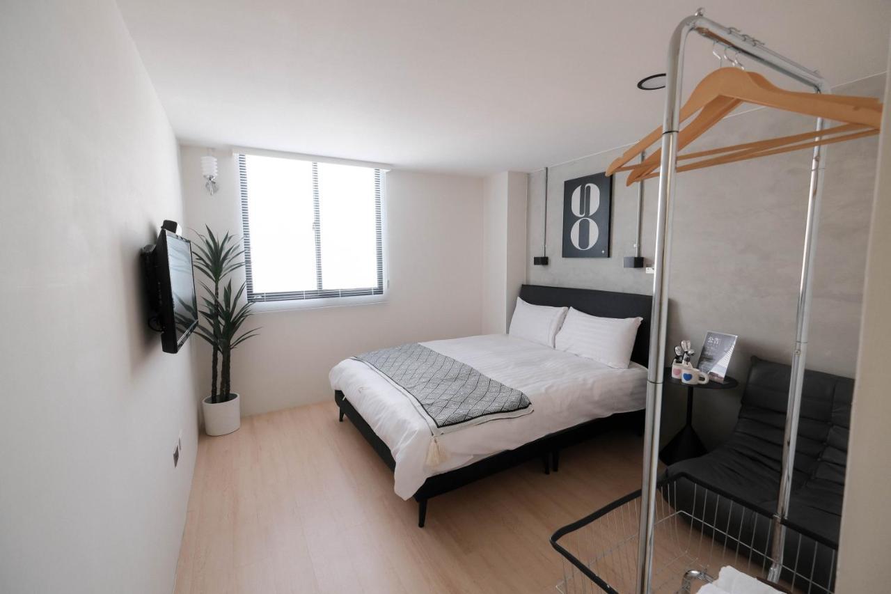 七七漫旅 Seven77 Apartment ไถหนาน ภายนอก รูปภาพ
